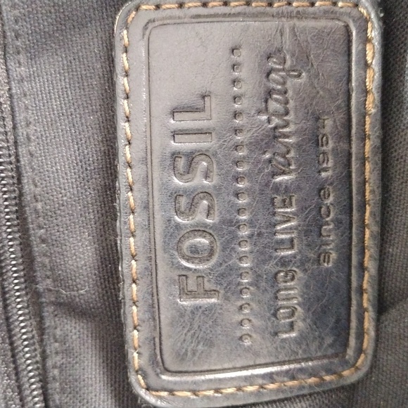 Fossil Leather Shoulder Bag - Picture 8 of 8